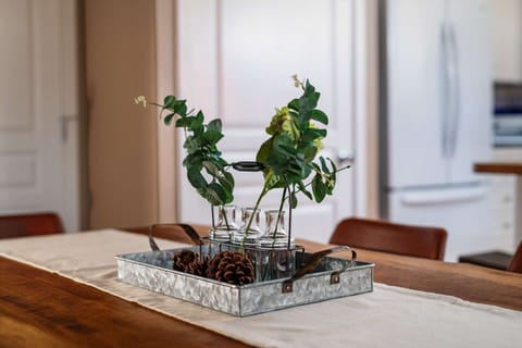 "Super cute space! " - Dale and Christie