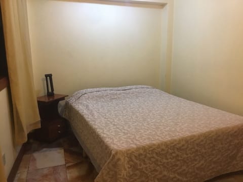 Iron/ironing board, WiFi, bed sheets, wheelchair access