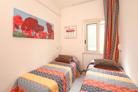 2 bedrooms, in-room safe, WiFi, bed sheets