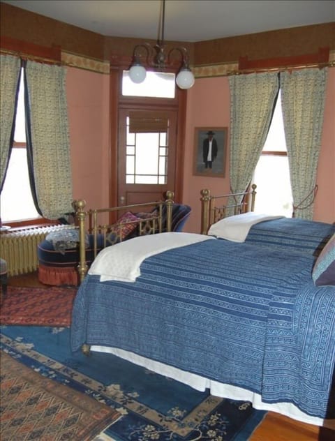 1 bedroom, hypo-allergenic bedding, iron/ironing board, WiFi