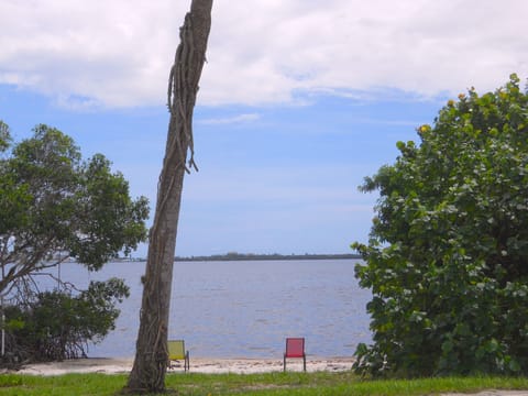 Beach nearby, sun loungers, beach towels