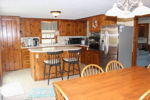 Five bedroom home only .3 miles to West Dennis Beach House in West Dennis