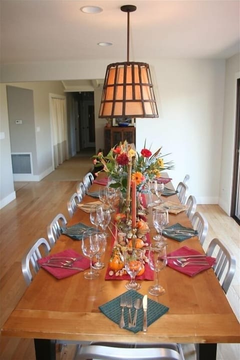 Contemporary farmhouse table seat 12