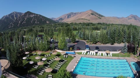 Indoor pool, outdoor pool