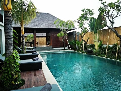 Elite Villa - Swin=mming Pool