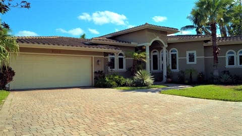 2 car garage, guest accessible.