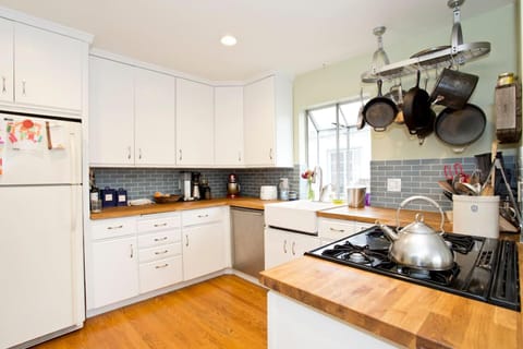 Remodeled cook's kitchen with everything you need