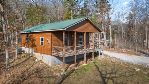 2 bedroom 2 bath elegant cabin with large elevated front porch