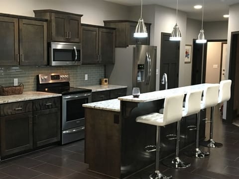 Private kitchen | Fridge, microwave, oven, stovetop