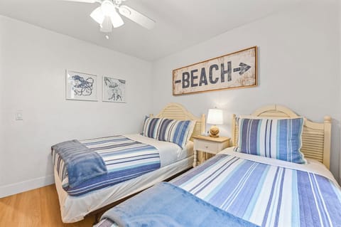 Full/Twin Combo in the guest bedroom