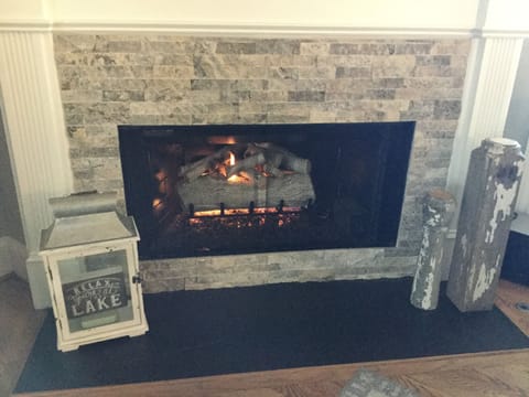 Gas Fireplace in LR