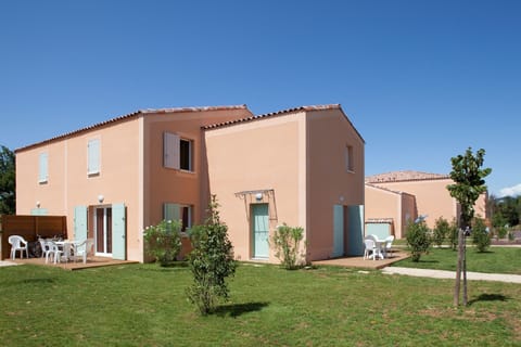 Your beautiful holiday rental is great in any season.