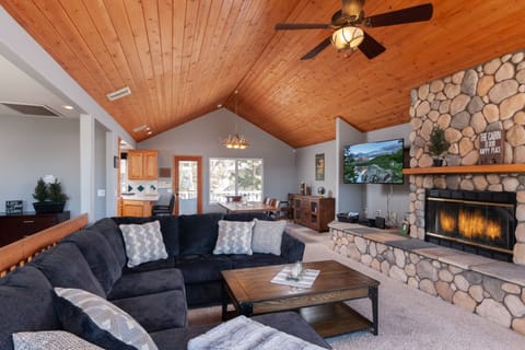 Giant flat-screen tv, cozy fireplace, amazing views...this house has it all! 