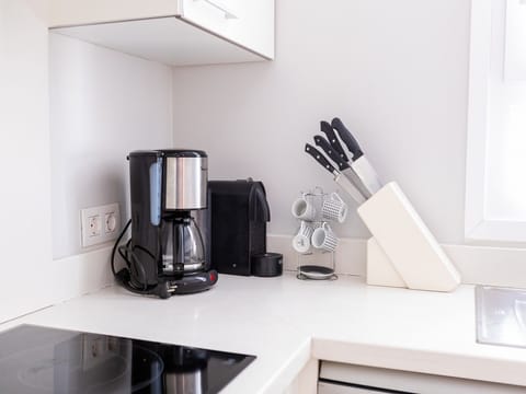 Fridge, microwave, oven, coffee/tea maker