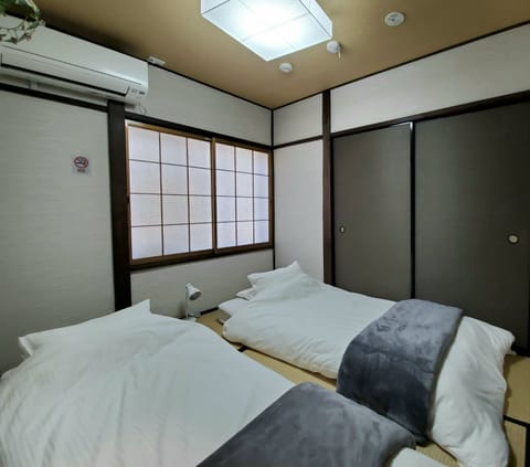 1 bedroom, iron/ironing board, WiFi