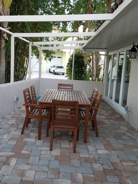 Outdoor dining