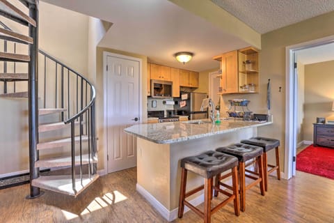 Kitchen | 1st Floor | Breakfast Bar