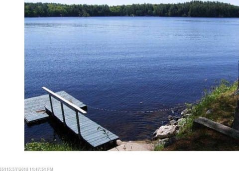 Steps to Your Private 100 Feet of Lake Front - Cottage in Damariscotta