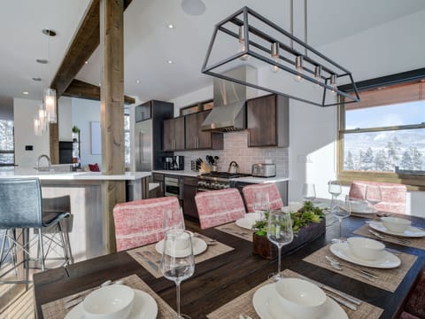 Homestead Chalet 4 Claim Jumper, Dining, 2