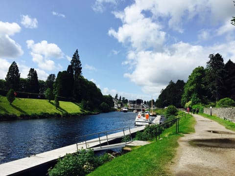 Fort Augustus Village (50 meters from Highland Club)