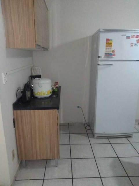 Fridge, oven, stovetop, coffee/tea maker