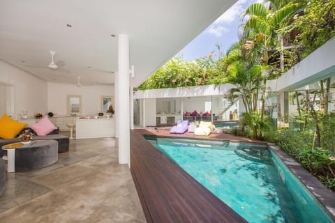 3 BR LSRN Modern Villa Seminyak 