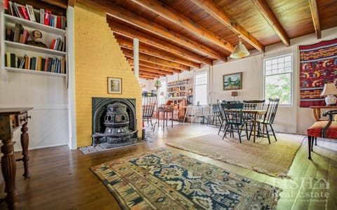 Historic "Altamont" provides stunning views in Eagles Mere Cottage in Eagles Mere