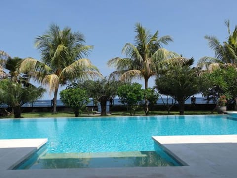 Bali beachfront Villa Cymopoleia