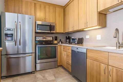 Brand new upgraded stainless steel appliances