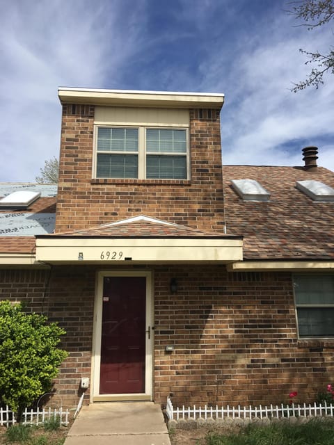 Welcome to the Hurst Haus, your home away from home!