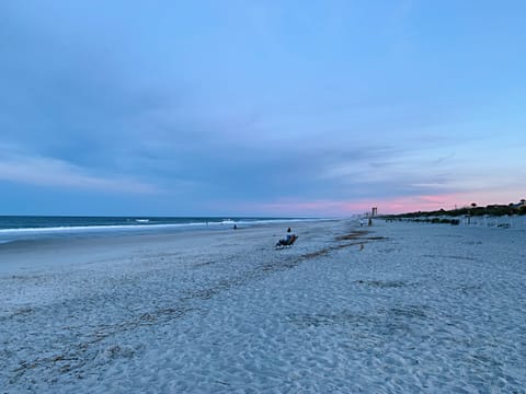 Beach nearby, sun loungers, beach towels