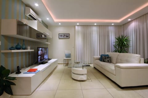 Living room | Smart TV, DVD player