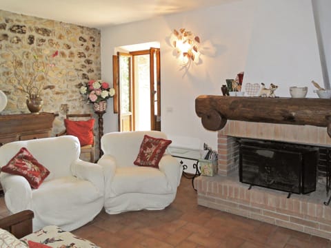 Living room leading to altana