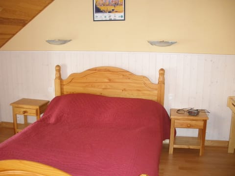 3 bedrooms, iron/ironing board, travel crib, free WiFi