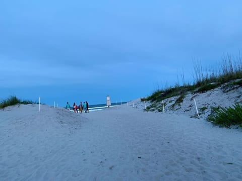 Beach nearby, sun loungers, beach towels