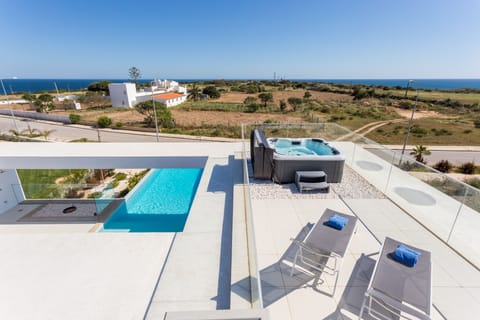 Outdoor pool, an infinity pool