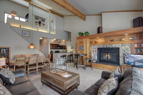 Cozy ski condo in West Keystone