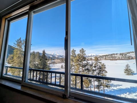 Picture windows with unobstructed mountain views #winter