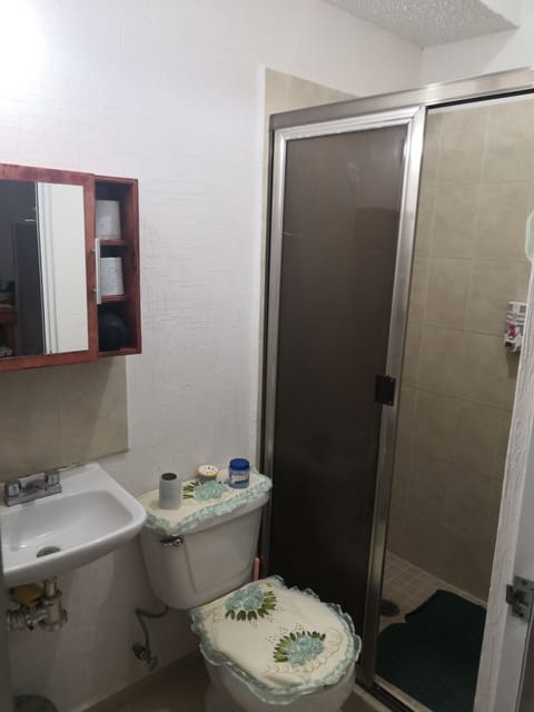 Baño Completo
Full Bathroom 