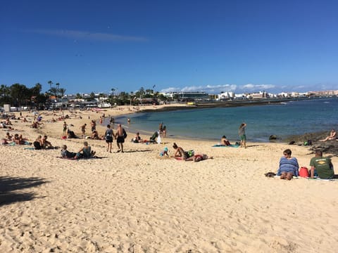 Beach nearby, sun loungers, beach towels