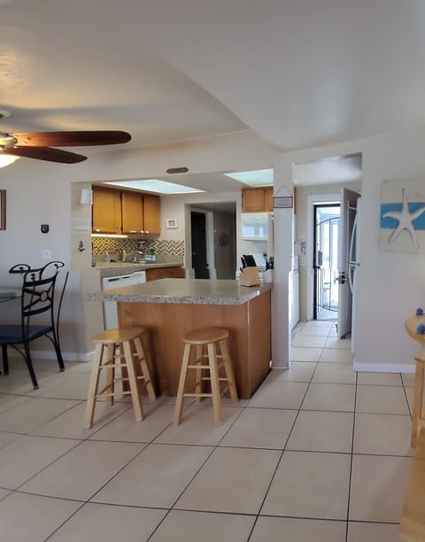 Kitchen and dinining
