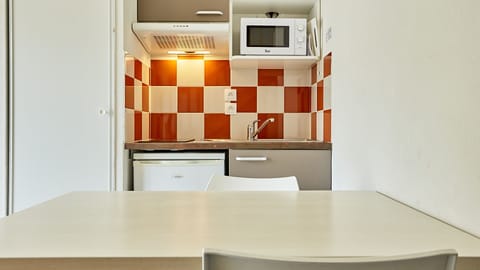 Make a tasty meal in your own kitchen!