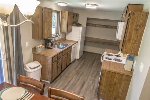 Kitchen: Refridge, Microwave, Electric Range/Oven, Dishwaser, toaster, blender, 