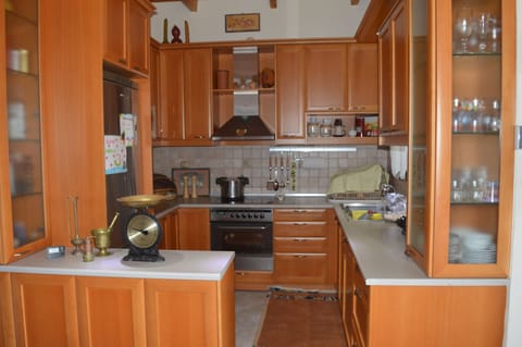 Kitchen-Cooking space