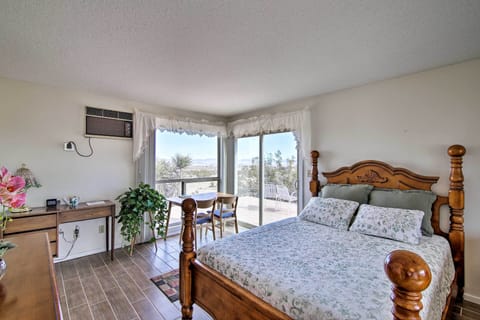 Head to Twentynine Palms and stay at this vacation rental!