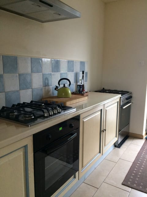 Gite kitchen 
2 gas hobs 1 electric and 1 gas oven 