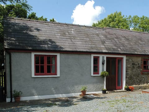 Characterful, stone-built cottage | Beats Cottage, Houghton, near Haverfordwest