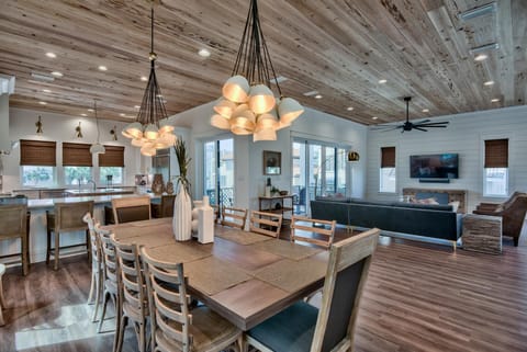 Second Floor: Dining Area