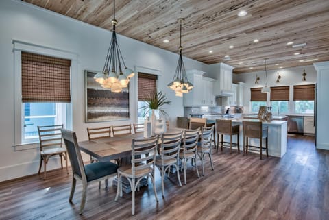Second Floor: Dining Area