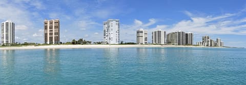 Beach nearby, sun loungers, beach towels